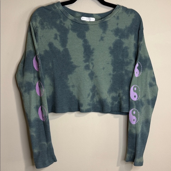 Urban Outfitters Truly Madly Deeply Ying Yang Tie Dye CropThermal Tee - Picture 2 of 6